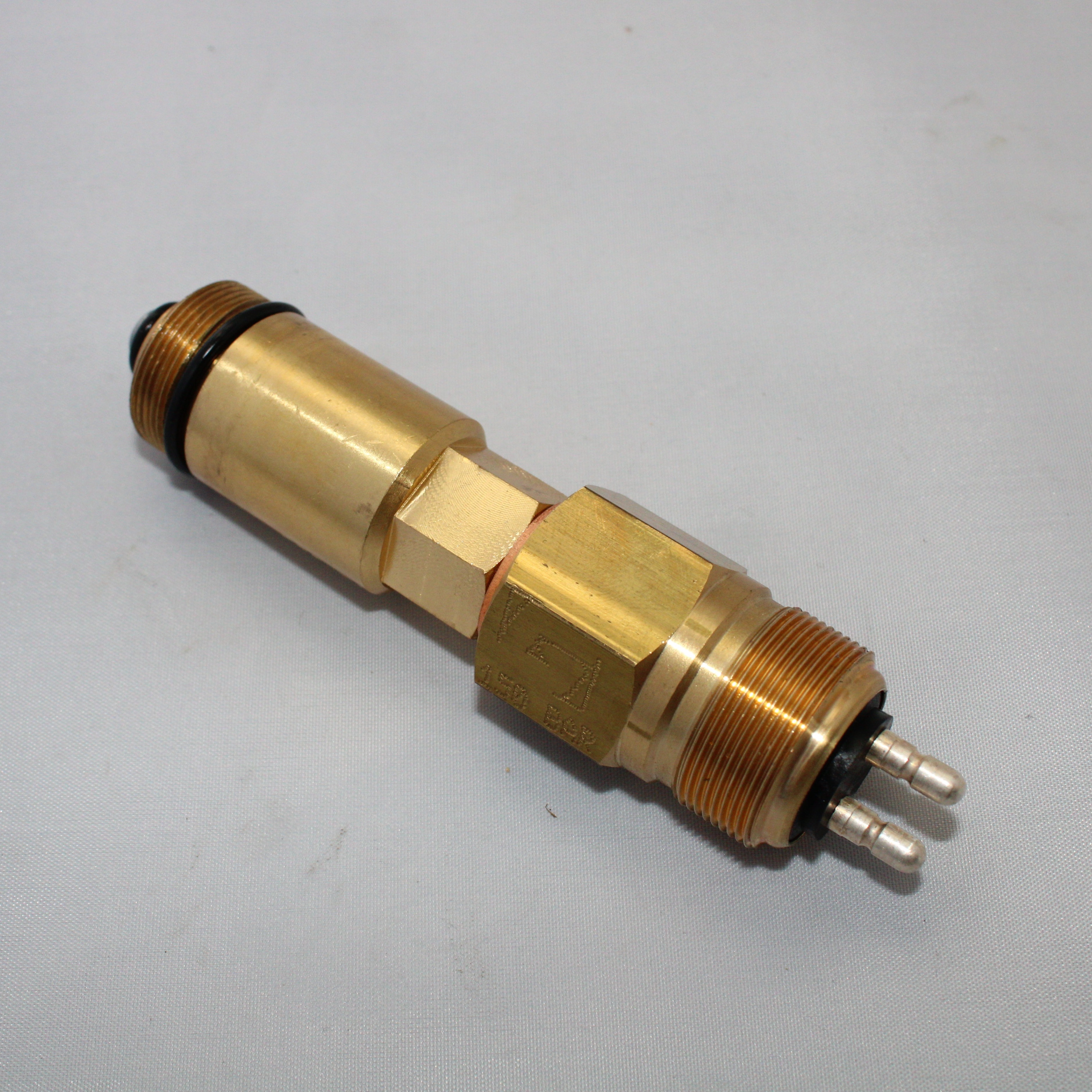 

Twin 2 pressostat m. rund stik - 150 bar