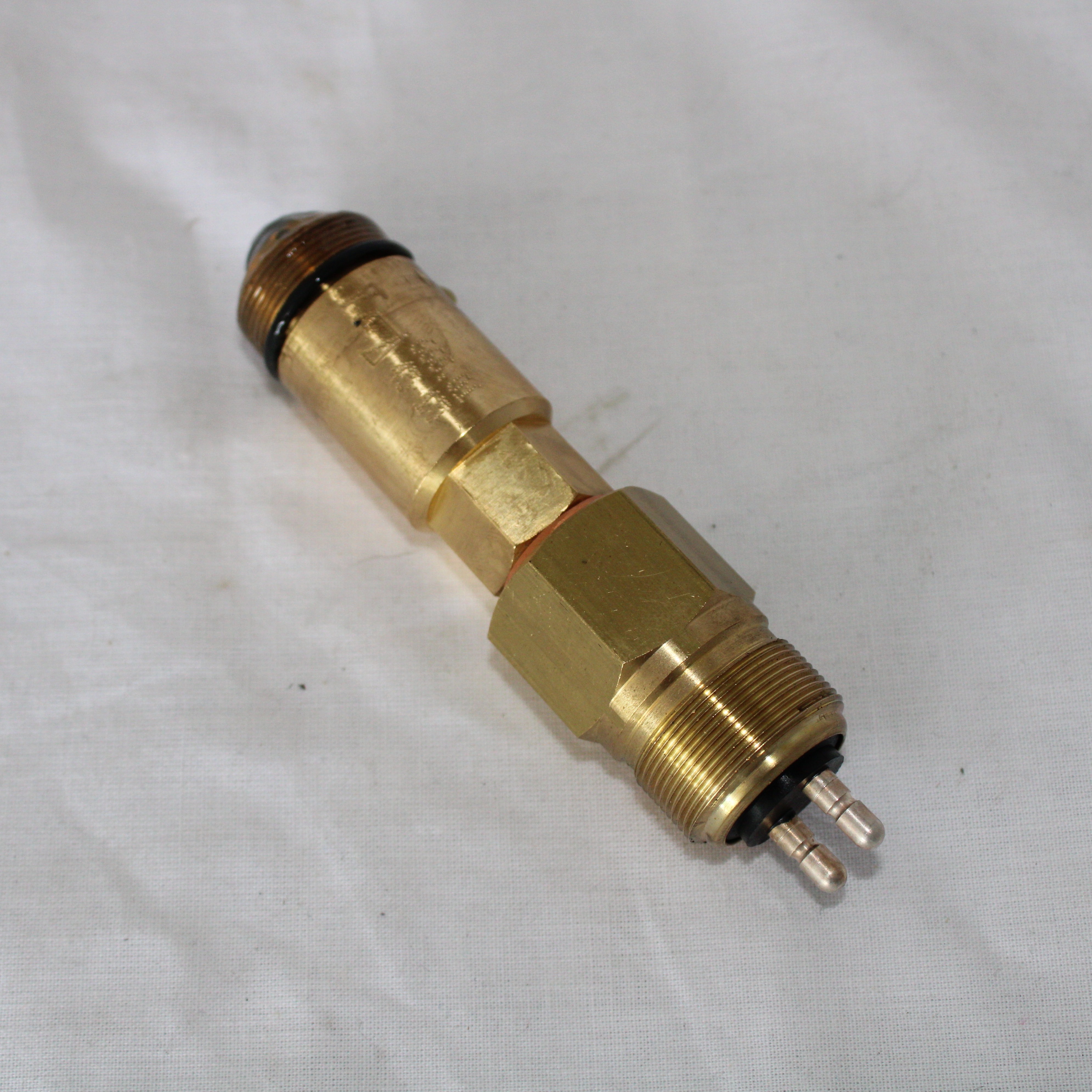 Twin 2 pressostat m. rund stik - 125 bar